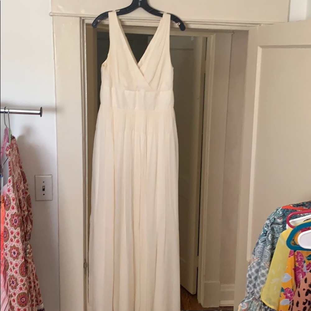 Cream/off-white gown
